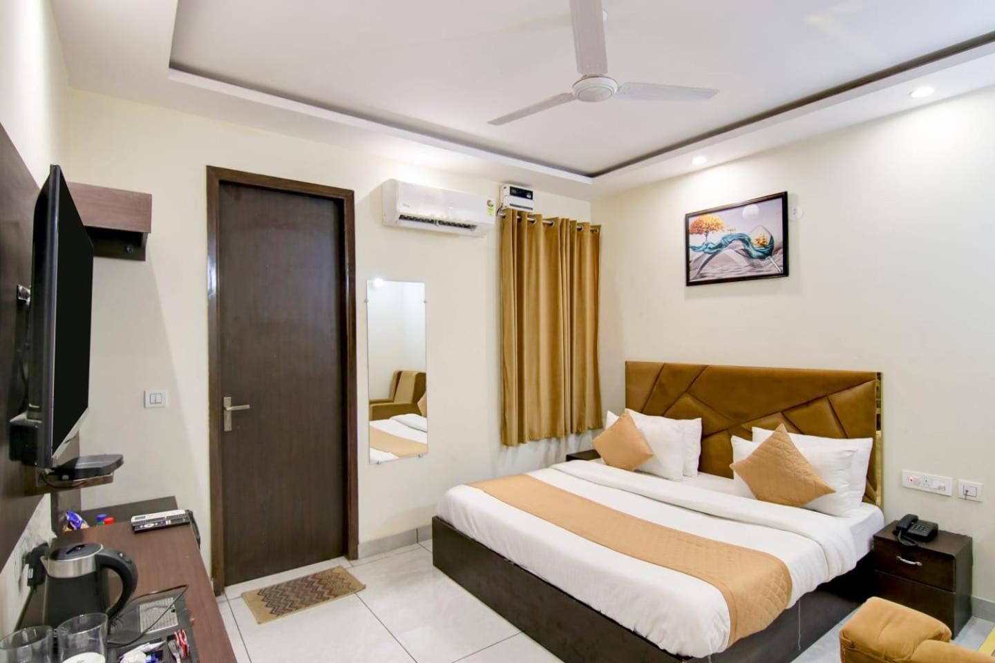Hotel De Hocks Deluxe - New Delhi Railway Station Extérieur photo
