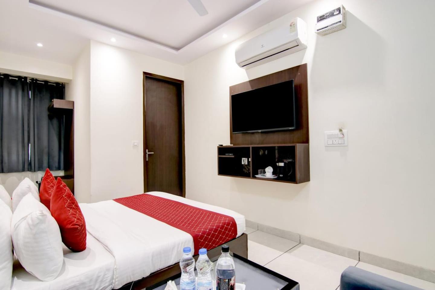 Hotel De Hocks Deluxe - New Delhi Railway Station Extérieur photo
