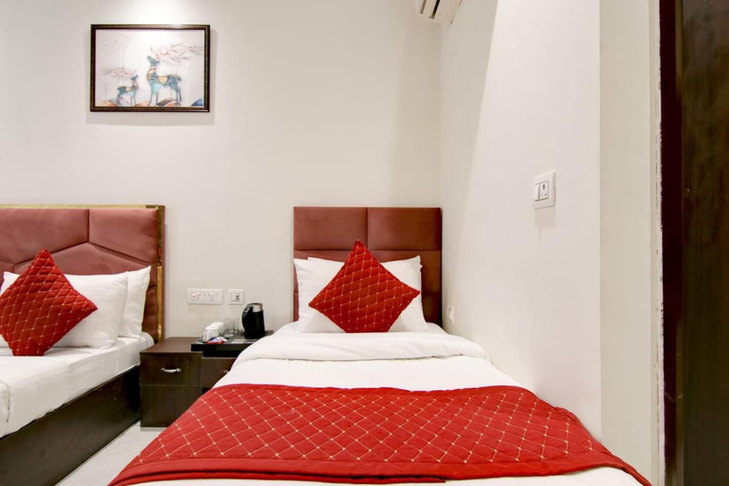 Hotel De Hocks Deluxe - New Delhi Railway Station Extérieur photo