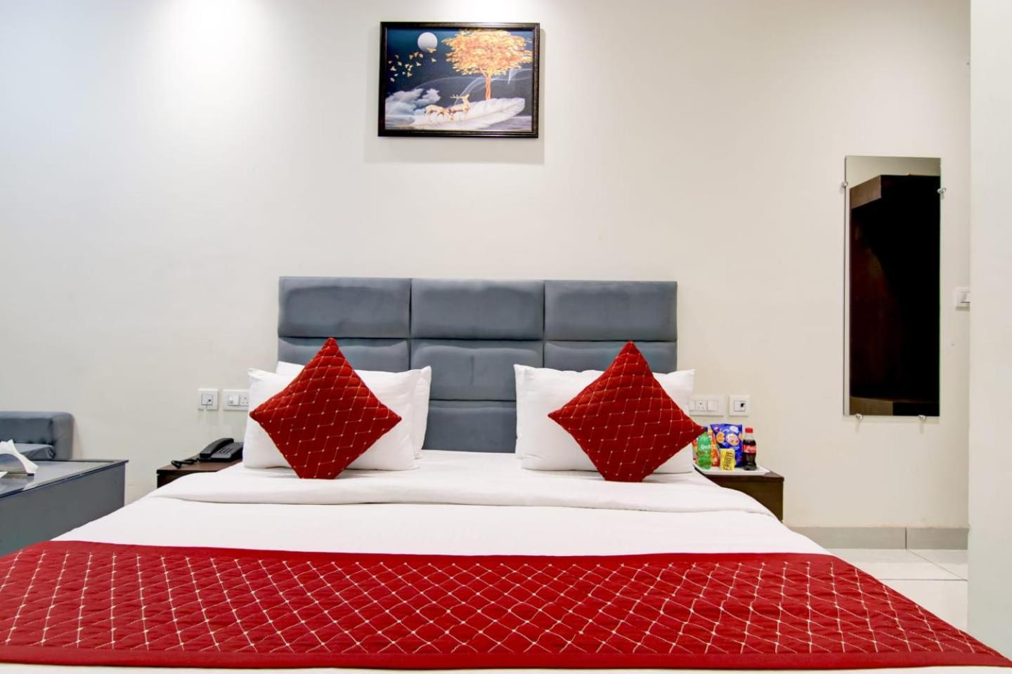 Hotel De Hocks Deluxe - New Delhi Railway Station Extérieur photo